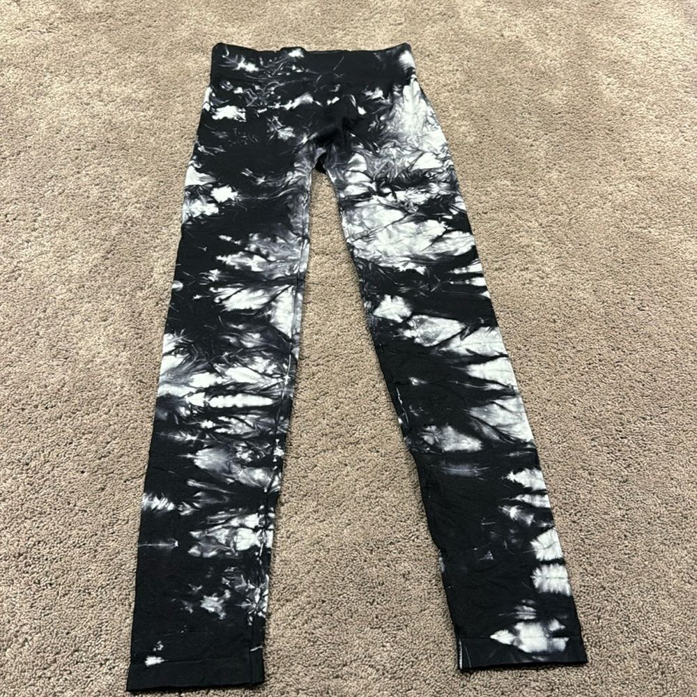Niki Biki Tie dye leggings osfm! Black and white! Like new
